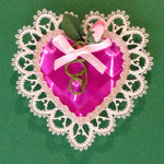 Christmas Decoration: Lace Edged Heart (ROSEBUD)